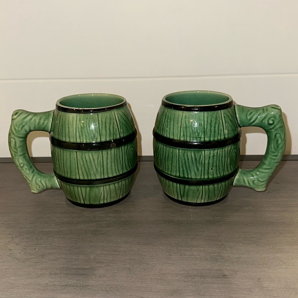 VINTAGE Hand Painted Made in Japan Barrel  Mugs Set of 2 - 5”